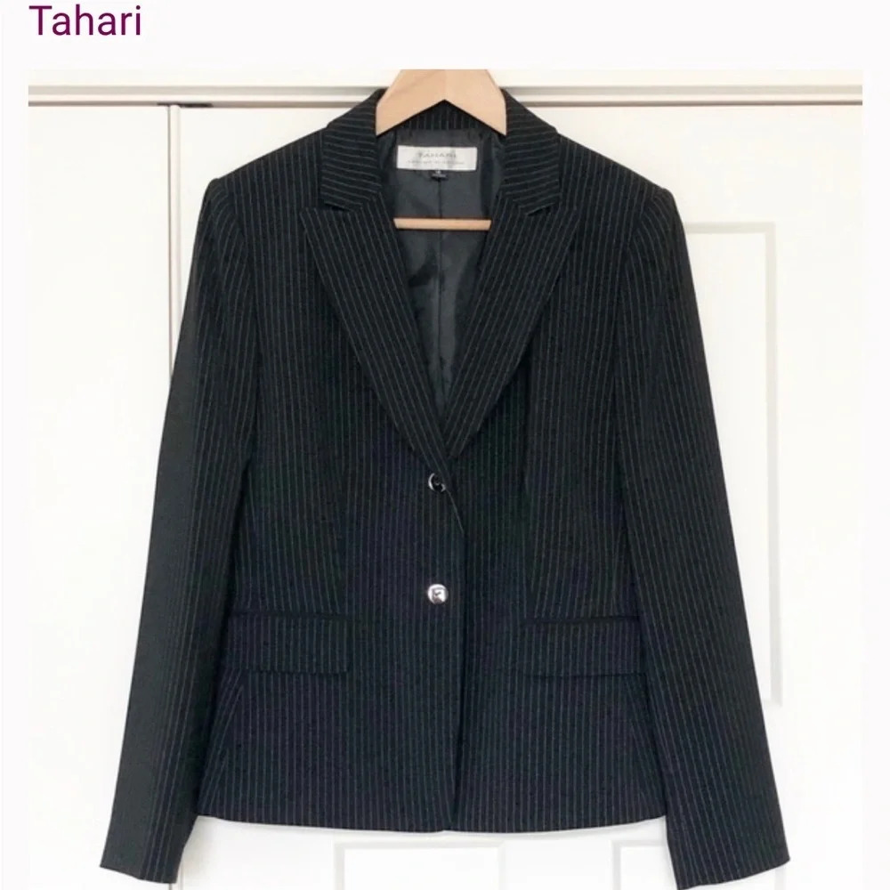 Tahari black pinstripe blazer size 8 career